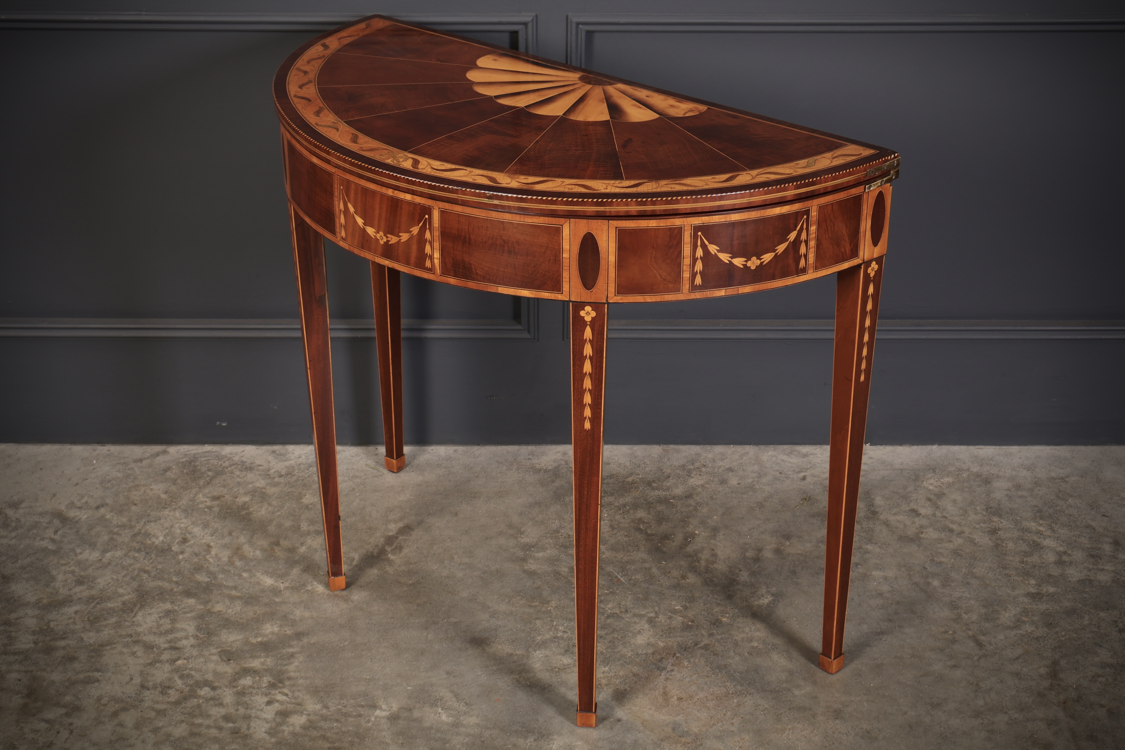 Rare 18th Century Marquetry Inlaid Tea Table 18th century Antique Furniture 10